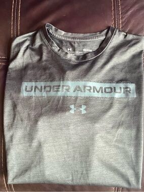 Under Armour Men's Gray Crewneck Tee with Logo Print